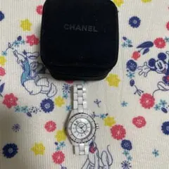 お値下！！CHANEL J12 ホワイトセラミック 腕時計 本体のサムネイル