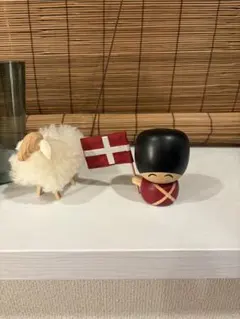 FABLEWOOD 木製人形 国旗付き