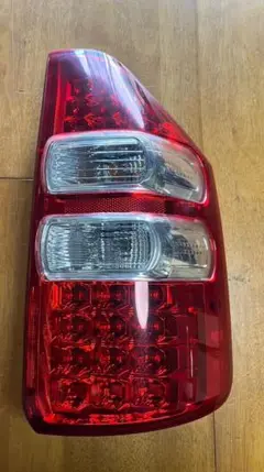 トヨタ ノア　ZRR80W ZRR80G 後期 LED テールランプ 運転席側 TOM'S（自動車用品） 【 ノア・ヴォクシー ZRR80W, ZRR85W