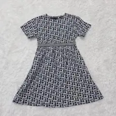 BeBe コットンモノグラムプリントワンピース　総柄130cmのサムネイル