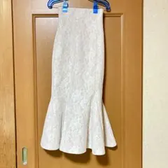 ミシェルマカロン　大人の美脚スカート　ベージュ　総レース　レースアップ　XS