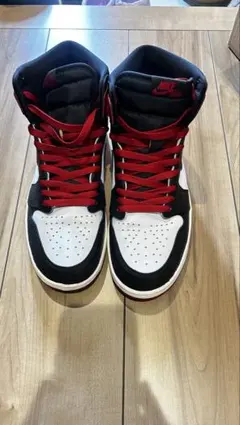 Nike Air Jordan 1 Retro High OG つま黒