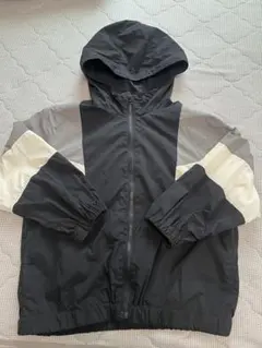 ナイロンジャケット　パーカー　140センチ　大きめ