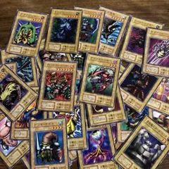 遊戯王カードセット。レアノーマル一式。 遊戯王カード 初期カード31枚まとめ売り ノーマル レア スーパーレア