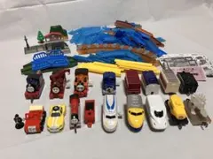 カプセルプラレール　トーマスキャラクター　レールセット