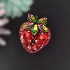 No.363*ストロベリー＊ビーズ刺繍ブローチ※一点もの＊1209