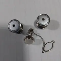 カフリンクスとネクタイピン
