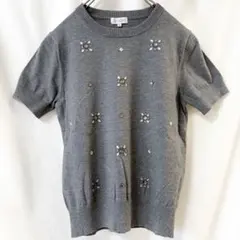 半袖ニット グレー ビジュー付き クルーネック 上品 きれいめのサムネイル