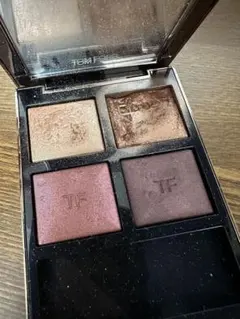 TOM FORD アイカラー クォード 04 ハネムーン
