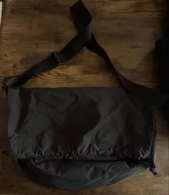 ドローストリング ショルダーバッグ ブラックのサムネイル