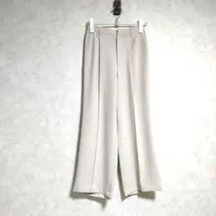 ベージュ ワイドパンツ センタープレス