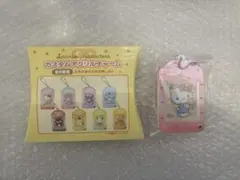 カスタムアクリルチャーム　お守りチャーム　ハローキティ