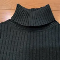 無印良品　グリーンタートルネックニットS　伸びます！厚手、洗濯可