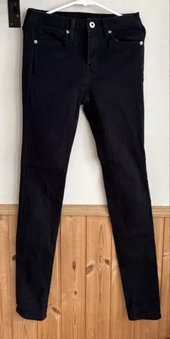 GU スキニーパンツ