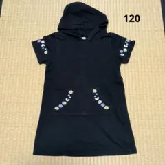 黒いフード付き半袖ワンピース