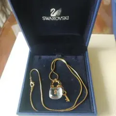Swarovski ネックレス パドロック 鍵モチーフ ゴールドカラーのサムネイル