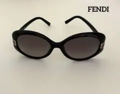 人気・美品】FENDI フェンディ サングラス FS5077 ズッカ ブラック