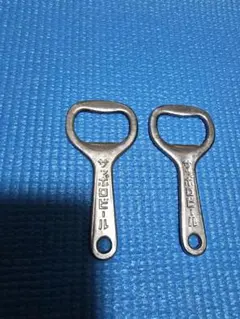 レトロ栓抜き 2個のサムネイル