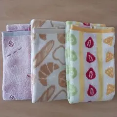 新品未使用　フェイスタオル3枚セット　食べ物柄のサムネイル