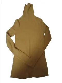 ユニクロ　タートルネック セーター マスタードイエロー