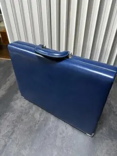 Item thumbnail for item beb672d7-50e5-48ae-8bc5-4af2d500eb79