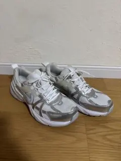 NIKE V2K スニーカー ホワイト シルバー