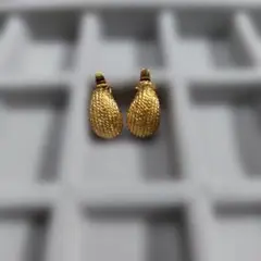 TRIFARI(トリファリ)ゴールドドロップイヤリング
