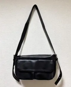ALTROSE ショルダーバッグ ブラック