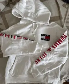 TOMMY JEANS フラッグロゴ パーカー ホワイトのサムネイル