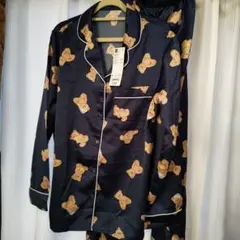 クマ柄ネイビーサテンパジャマセット