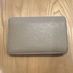 BURBERRY ベージュ　二つ折り財布　＊背面に汚れと各角に傷あり＊