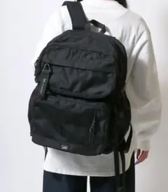 Lee 撥水大容量リュック 31L ブラックロゴ 新品タグ付きのサムネイル