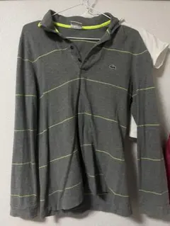 グレー ポロシャツ