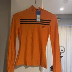 adidas オレンジ ストライプ ハイネック Tシャツ