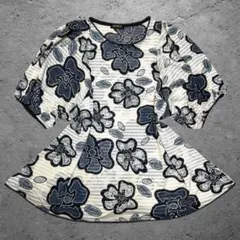 花柄プリーツカットソー 半袖 ネイビー 総柄 シアー チュニック レトロ 夏服のサムネイル
