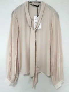 【新品タグ付】ZARA プリーツスリーブ ボウタイブラウス ピンクベージュ S