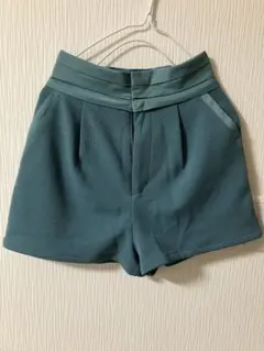 【新品未使用】Million Carats ハイウエストショートパンツ グリーンのサムネイル