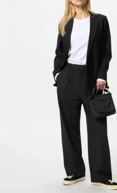 【新品タグなし】　UNIQLO　ユニクロ タックワイドパンツ　XS ブラック