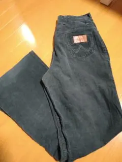 Wrangler コーデュロイフレアパンツ グリーン