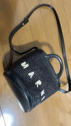値下げMARNI マルニ　かごバッグ ショルダー付き