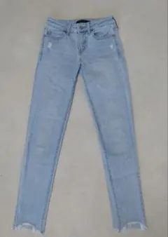 ユニクロ ライトブルースキニーデニム ダメージ加工 7号 XS S