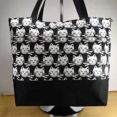 大きめトートバッグ(黒地に白ねこ顔)