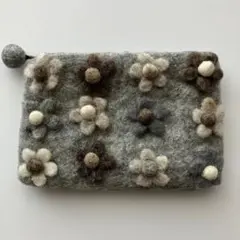 花モチーフ ウール素材 ミニポーチ