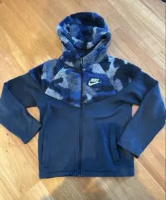 Nike 迷彩柄 フリースジャケット　薄手でも暖かい　サイズL 12-13才