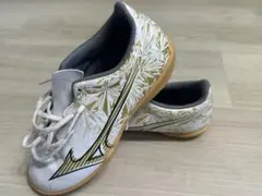Mizuno フットサルシューズ 白金葉模様　21センチ