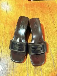 GUCCIブラウンレザーミュールサンダル 35 22.5cm相当