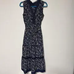 アプワイザーリッシェ 花柄ネイビーのノースリーブロングワンピース 1