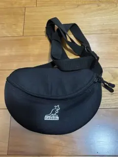 KANGOL ブラックバック　ウエストポーチ　小さめ