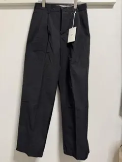 NTN 未使用新品　BETA 2-TUCK TROUSERS ブラックのサムネイル