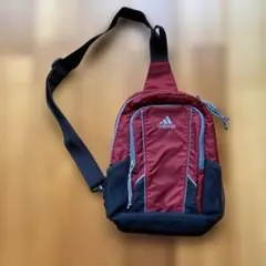 adidas ショルダーバッグ 赤黒 メッシュポケット付き